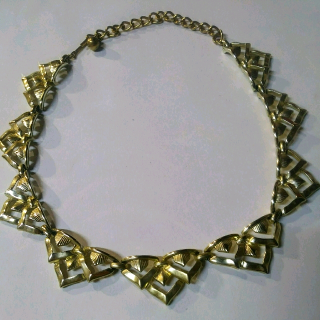 Vintage Coro Gold Tone Choker Necklace 55$